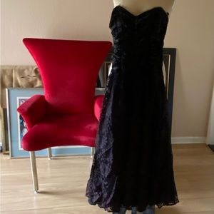 Vintage prom dress. Black lace with rhinestones time. 80’s original size Small